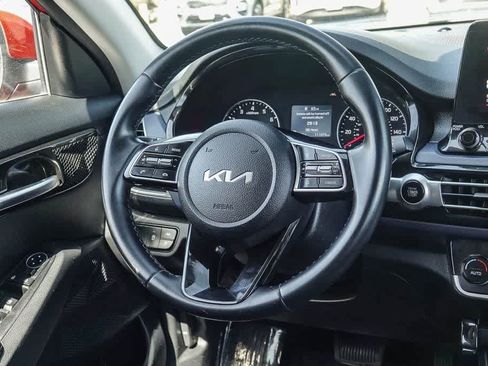 Used 2022 Kia Seltos Nightfall Edition image 14