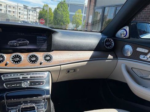 Used 2017 Mercedes-Benz E 300 image 26
