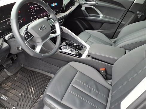 Used 2025 Audi Q5 Premium Plus w/ Premium Plus image 13