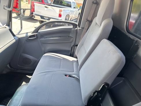 Used 2020 Isuzu NPR RWD image 22