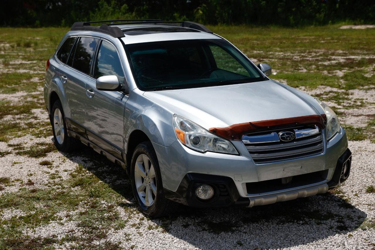 Used 2014 Subaru Outback 2.5i Limited w/ Moonroof Package AWD/4WD image 13