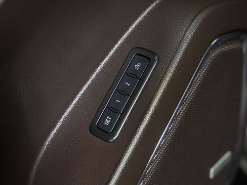 Used 2018 GMC Yukon XL Denali image 24