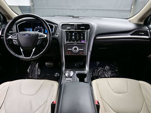 Used 2018 Ford Fusion Titanium FWD image 15