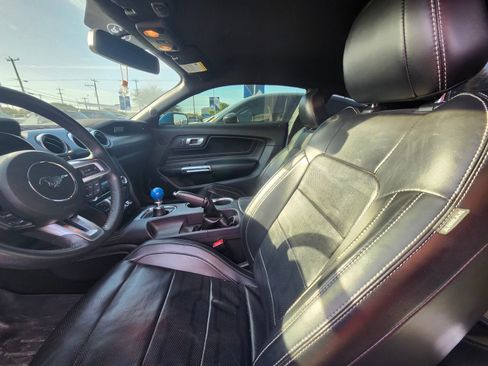 Used 2019 Ford Mustang GT Premium w/ Equipment Group 401A image 8