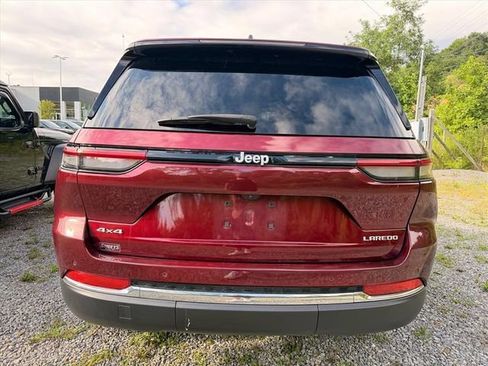 Used 2024 Jeep Grand Cherokee Laredo X w/ Trailer Tow Package AWD/4WD image 17