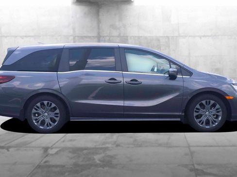Certified 2025 Honda Odyssey Touring image 5