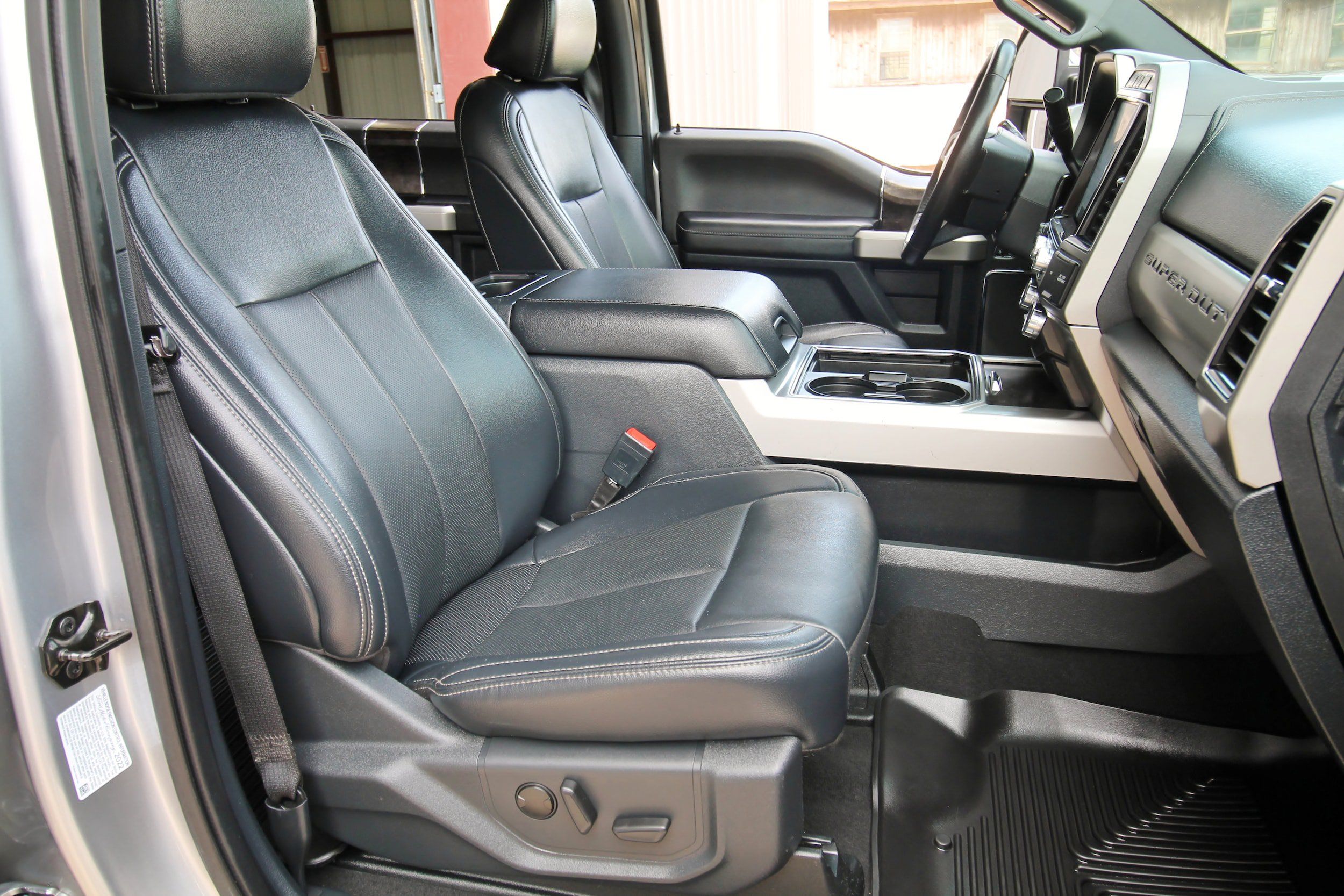 Used 2022 Ford F250 Lariat w/ Lariat Ultimate Package AWD/4WD image 42