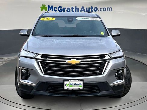 Used 2023 Chevrolet Traverse LT image 2