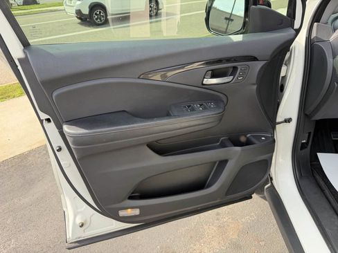 Used 2018 Honda Ridgeline RTL-E image 12