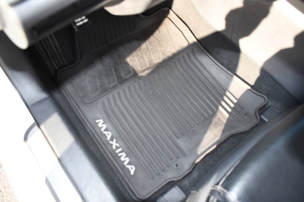 Used 2020 Nissan Maxima 3.5 SL w/ Floor Mat Group FWD image 14