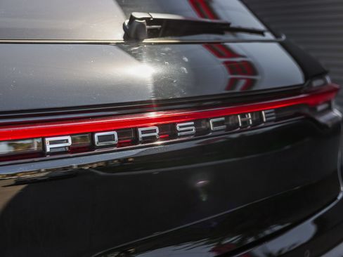 Certified 2026 Porsche Macan AWD/4WD image 27