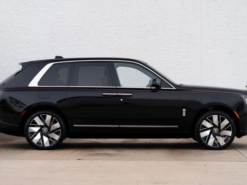 Used 2026 Rolls-Royce Cullinan image 6
