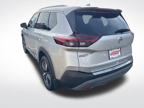 Used 2021 Nissan Rogue SL w/ Premium Package image 3