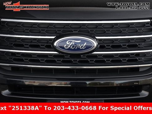Used 2024 Ford Explorer XLT image 9
