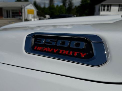 Used 2022 RAM 3500 Tradesman w/ Chrome Appearance Group AWD/4WD image 10