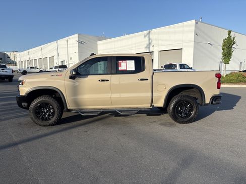 Used 2022 Chevrolet Silverado 1500 ZR2 w/ Technology Package AWD/4WD image 6