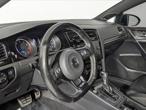 Used 2017 Volkswagen Golf R 4-Door image 23