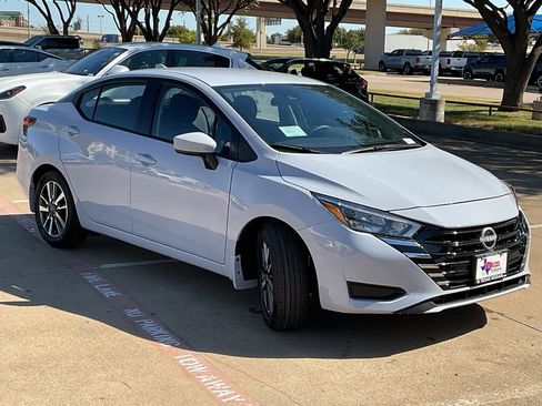 New 2025 Nissan Versa SV w/ Trunk Package image 4