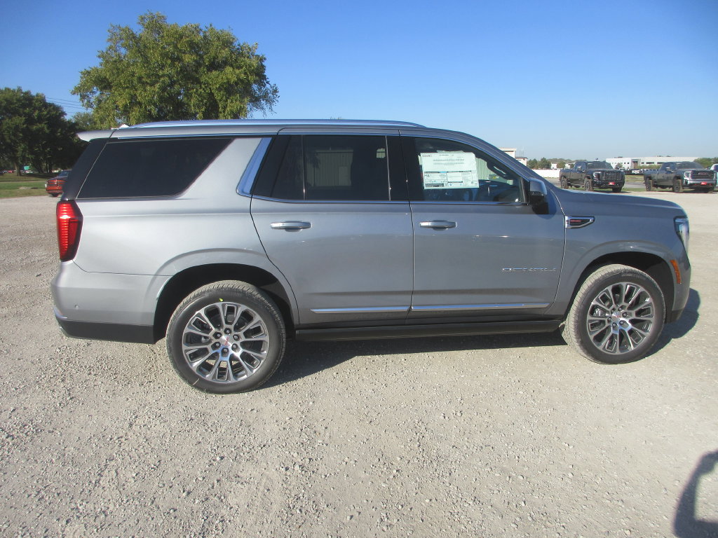 New 2027 GMC Yukon Denali w/ Sun & Power Step Package AWD/4WD image 3