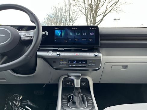 Used 2025 Hyundai Kona SEL image 21