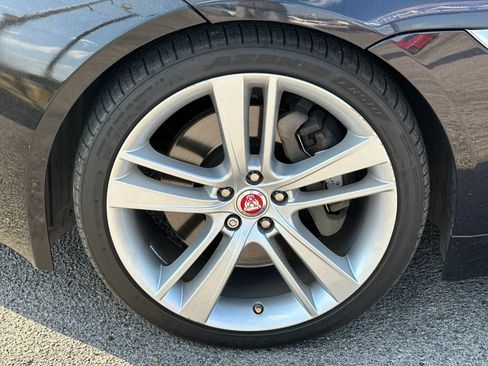 Used 2016 Jaguar F-TYPE Convertible RWD image 30