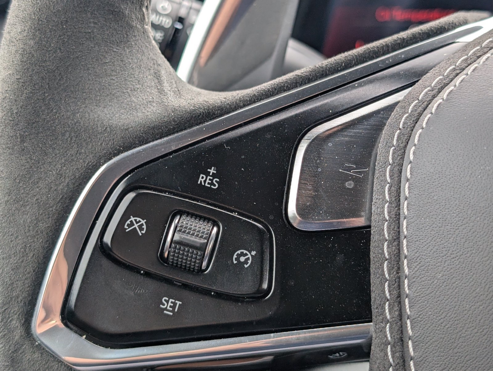 Used 2022 Chevrolet Corvette Stingray Premium Conv w/ Z51 Performance Package RWD image 14