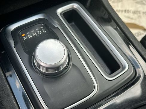 Used 2023 Chrysler 300 Touring w/ Sport Appearance Package RWD image 17