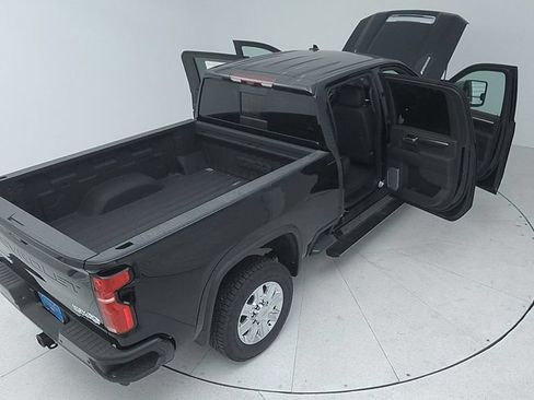 Used 2024 Chevrolet Silverado 2500 High Country w/ Technology Package AWD/4WD image 15