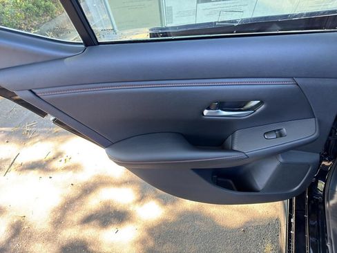 New 2025 Nissan Sentra SR image 32