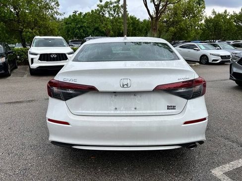Used 2025 Honda Civic Sport image 5