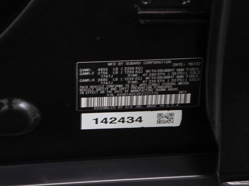 Used 2023 Subaru Outback Premium AWD/4WD image 32