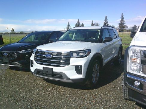 New 2026 Ford Explorer Active image 24