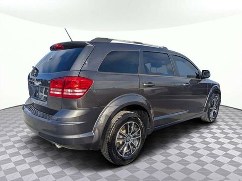 Used 2018 Dodge Journey SE w/ Blacktop Package image 2