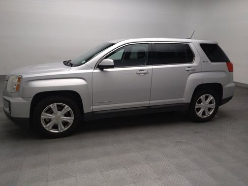 Used 2017 GMC Terrain SLE FWD image 2