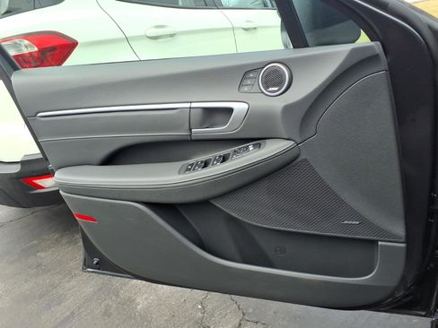 Used 2021 Hyundai Sonata Limited image 9