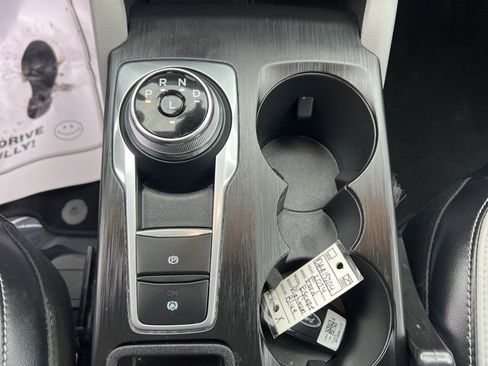 Used 2024 Ford Escape Platinum image 32
