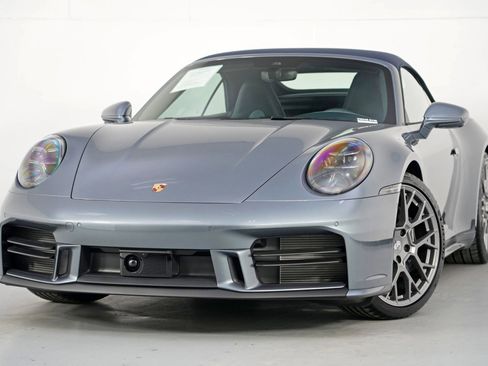 Used 2025 Porsche 911 Carrera image 3