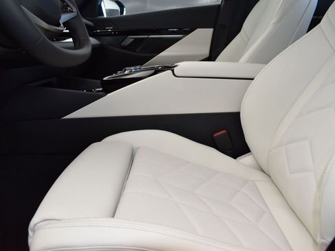 New 2026 BMW 530i w/ Premium Package image 13