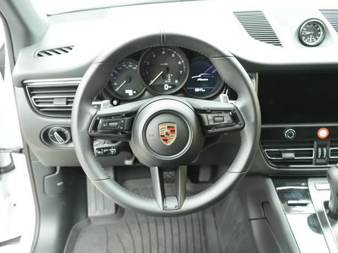 Certified 2026 Porsche Macan AWD/4WD image 13