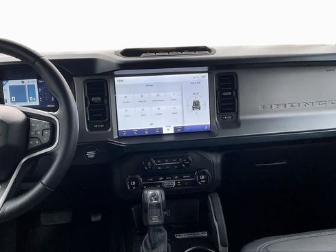 Used 2023 Ford Bronco Outer Banks w/ Sasquatch Package image 6