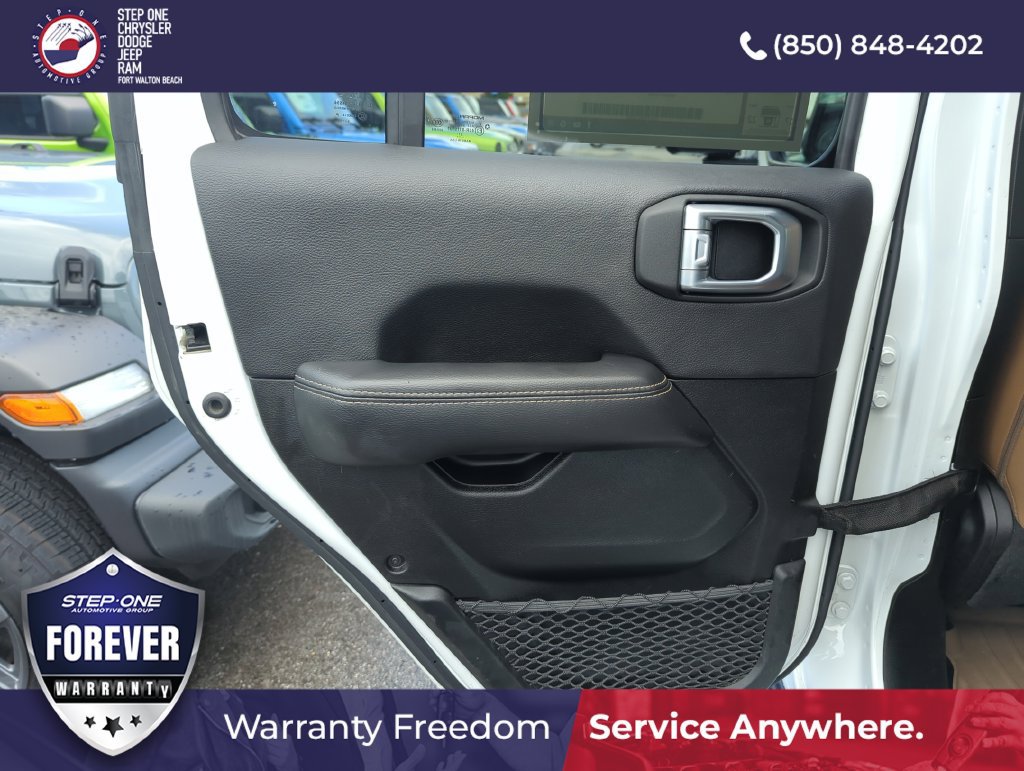 Used 2022 Jeep Gladiator Overland w/ Popular Equipment Package AWD/4WD image 26