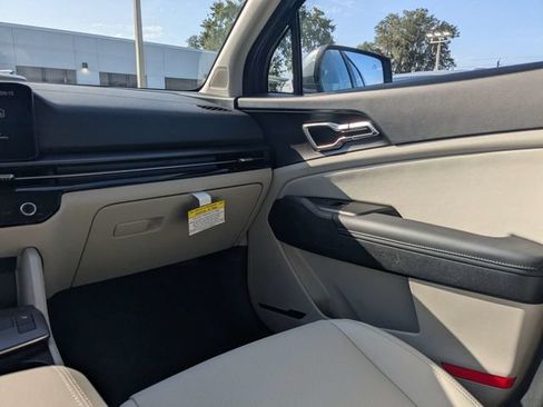 Used 2025 Kia Seltos EX FWD image 18