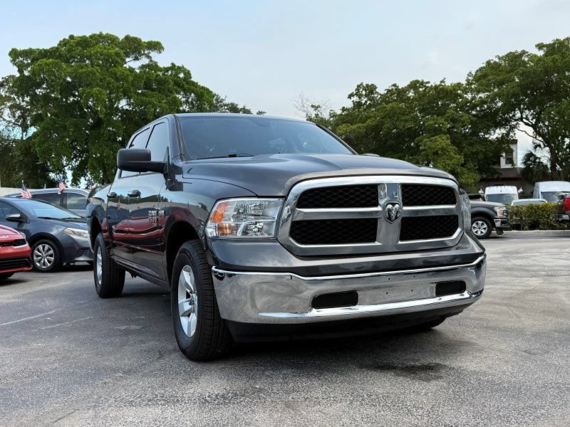 Used 2020 RAM 1500 Tradesman w/ Chrome Appearance Group AWD/4WD image 3