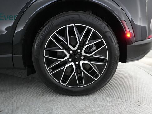 Used 2025 Ford Mustang Mach-E Premium AWD/4WD image 9