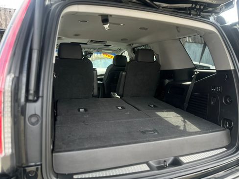 Used 2019 Cadillac Escalade Luxury AWD/4WD image 26