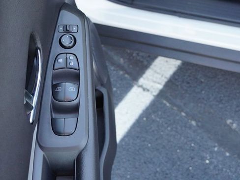 Used 2024 Nissan Kicks SR w/ SR Premium Package image 15