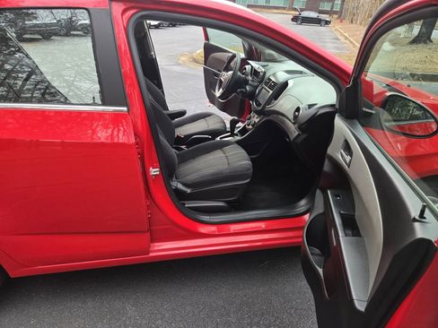 Used 2015 Chevrolet Sonic LT w/ Wheels and Fog Lamp Package image 9