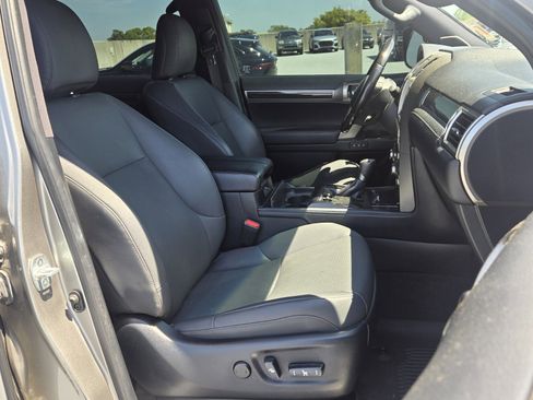 Used 2020 Lexus GX 460 Premium w/ Premium Package image 12