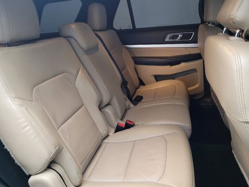 Used 2016 Ford Explorer XLT w/ Equipment Group 202A image 19