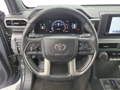 Used 2025 Toyota 4Runner SR5 AWD/4WD image 20